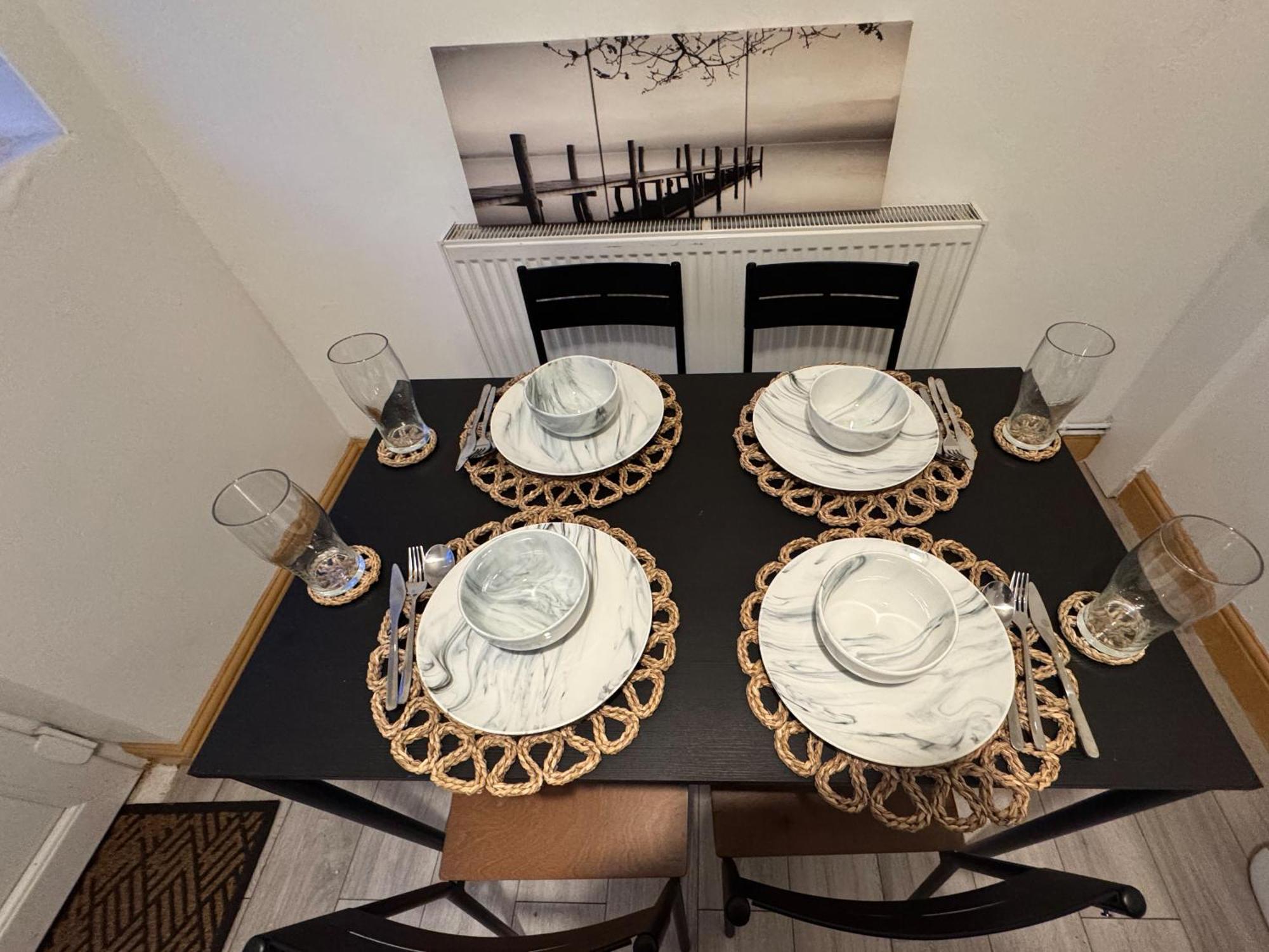Апартаменты Contractor Haven- 3Bdr Crew House, Free Parking, Fast Wifi & Private Garden Ноттингем Экстерьер фото